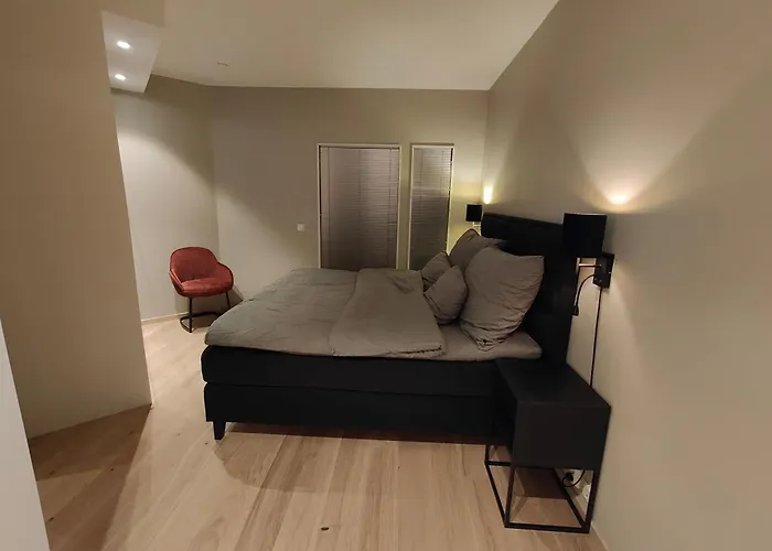 Apartament Modern In *